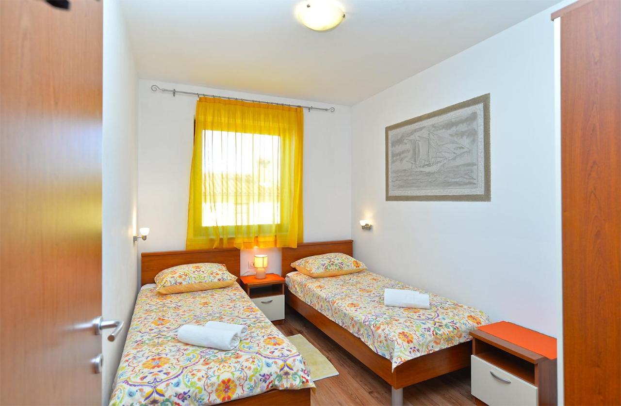 Apartment Jadranko 1761 Peroj Eksteriør billede