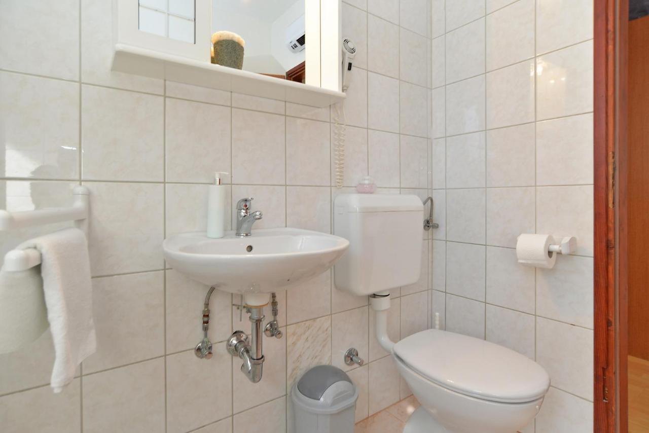 Apartment Jadranko 1761 Peroj Eksteriør billede